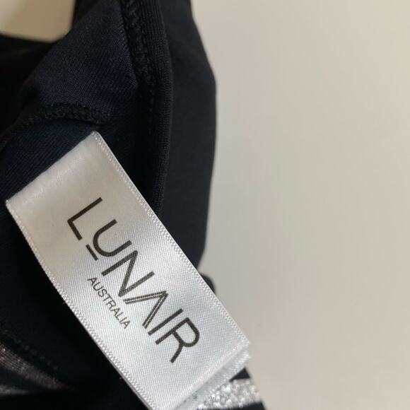 Lunair Australia Black Cross Front Athletic Padded Sports Bra Women’s Size Small - Picture 5 of 7